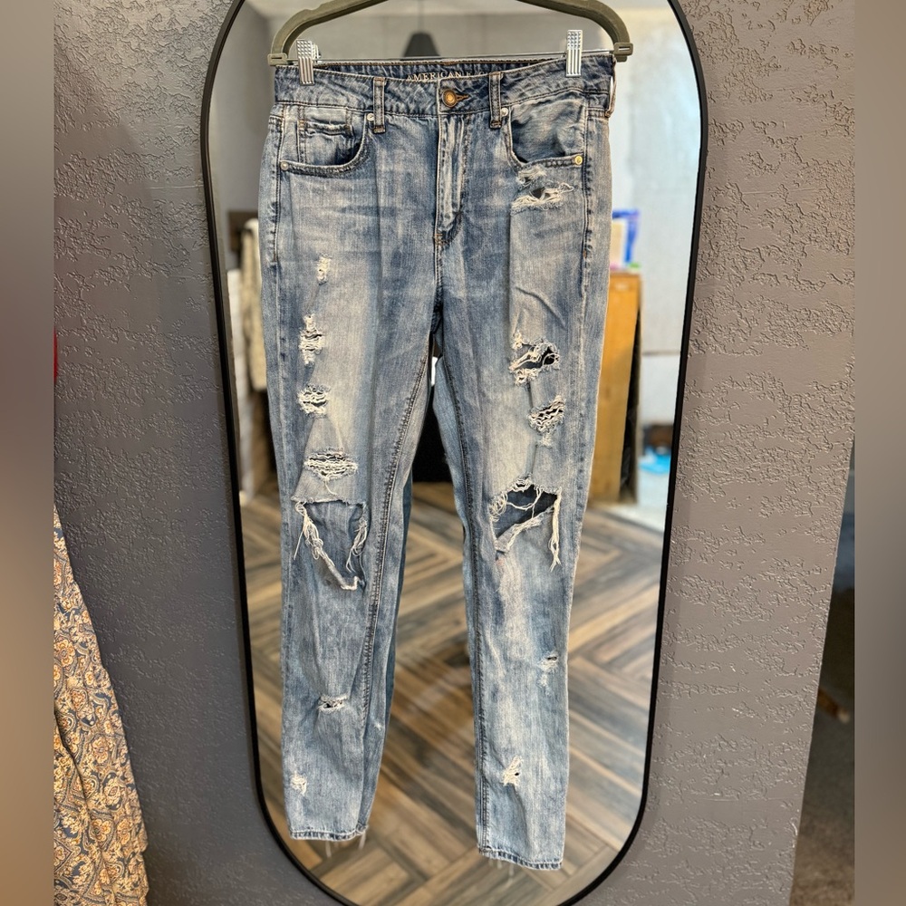 American Eagle Outfitters Hi-Rise Tomgirl Jeans